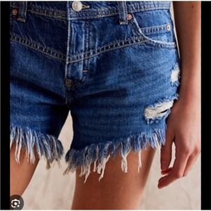 Free People Westwood Mid Rise High Low Distressed Cut Off Short 27 Blue‎ NWT